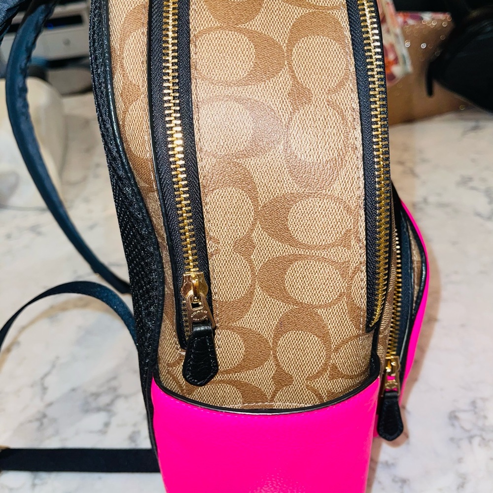 Coach Signature Canvas Backpack with Hot Pink Trim - Picture 3 of 9